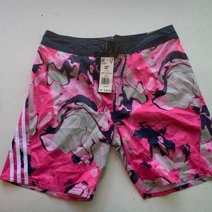adidas KNEE-LENGTH GRAPHIC BOARD SHORTS screaming pink 32w
